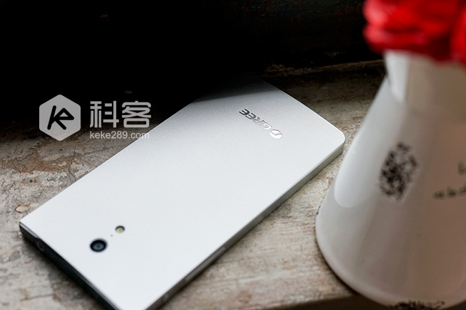 嗨科技：格力手機(jī)獨(dú)家上手視頻+高清圖集