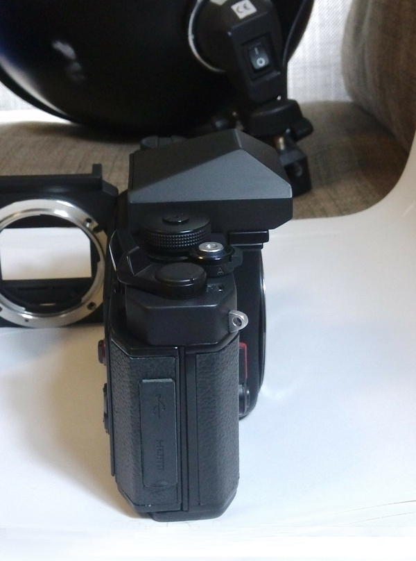 國人當(dāng)自強(qiáng)，首款自主全幅數(shù)碼單反曝光