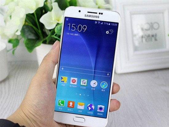 三星手機(jī)持續(xù)放大招 蘋果能否抗得住？