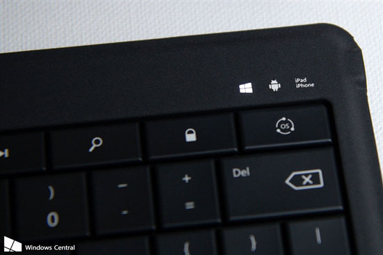 手感不賴！微軟可折疊藍牙鍵盤超薄體驗