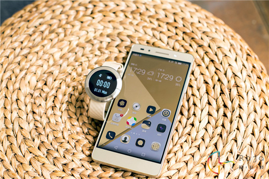 引領美學新風尚，榮耀zero手環(huán)開箱圖賞