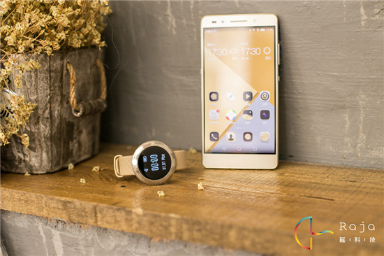 引領美學新風尚，榮耀zero手環(huán)開箱圖賞