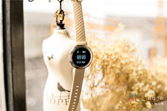 引領美學新風尚，榮耀zero手環(huán)開箱圖賞