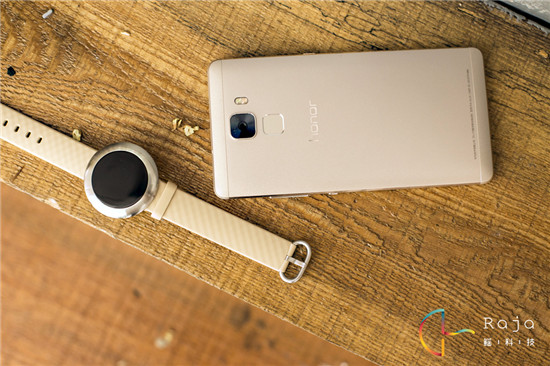 引領美學新風尚，榮耀zero手環(huán)開箱圖賞