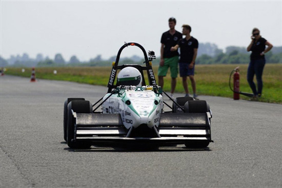 1.779秒！人類百里加速紀(jì)錄再刷新