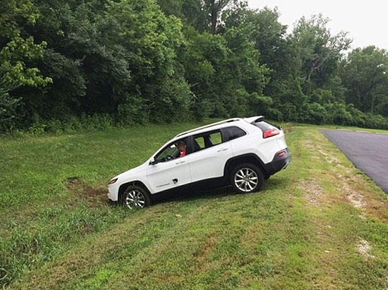 140萬(wàn)輛Jeep被召回，車載系統(tǒng)問(wèn)題堪憂！