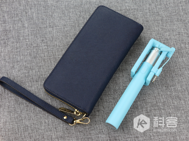 又騷又亮性價比高，OPPO自拍桿輕體驗