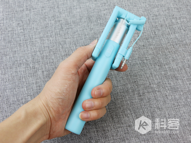 又騷又亮性價比高，OPPO自拍桿輕體驗