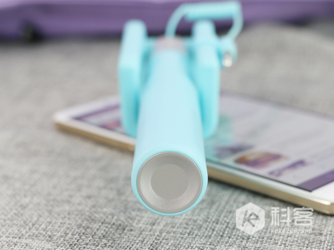 又騷又亮性價比高，OPPO自拍桿輕體驗