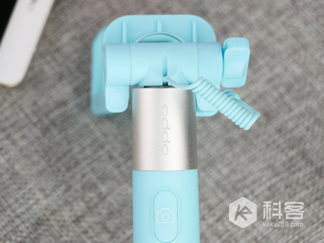 又騷又亮性價比高，OPPO自拍桿輕體驗