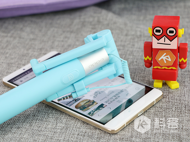 又騷又亮性價比高，OPPO自拍桿輕體驗