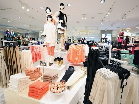 傳統(tǒng)服裝零售已被互聯(lián)網(wǎng)品牌逼到死角？