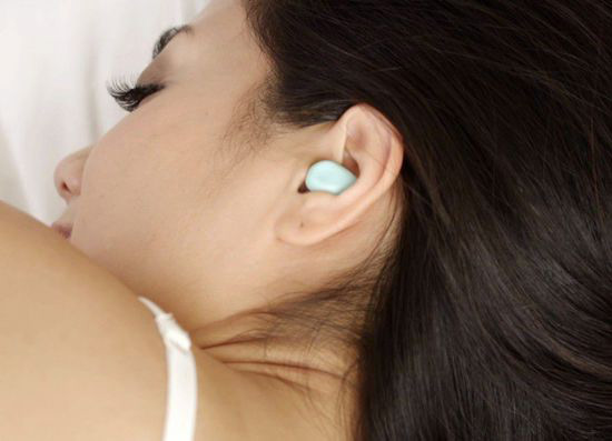 入耳式可穿戴設(shè)備YONO，能追蹤受孕期