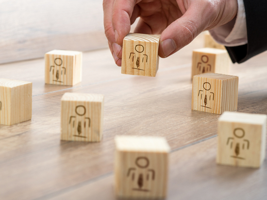 創(chuàng)業(yè)公司應(yīng)該招的第一個(gè)員工？竟然是靠譜的行政...