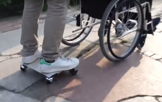 平衡車再遇強(qiáng)敵，世界最小代步車面世