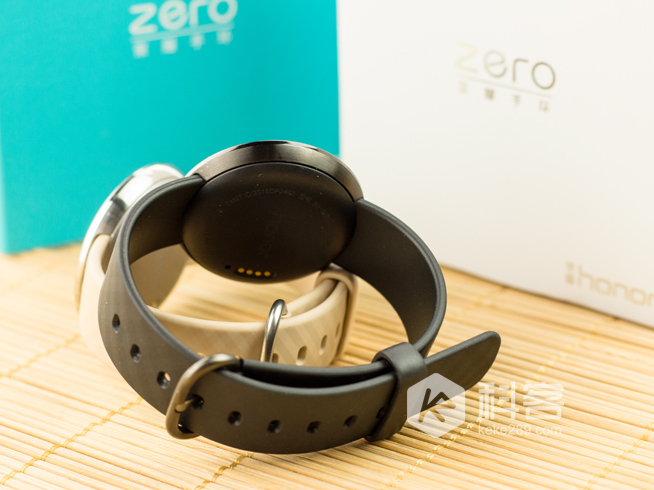 腕上精靈！華為榮耀手環(huán)zero開(kāi)箱圖賞