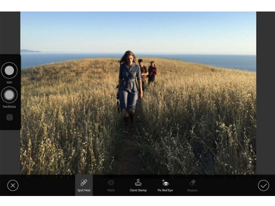 修圖鼻祖來了，Photoshop登陸手機平臺