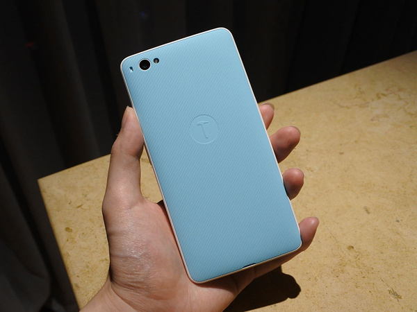 咱就別談情懷了吧？堅(jiān)果手機(jī)初體驗(yàn)