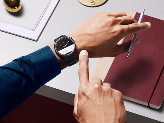 為力拼Apple Watch 三星谷歌摩托分別出了什么招？