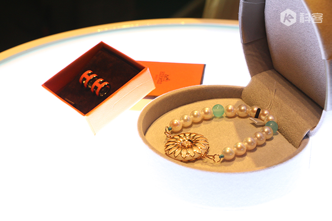 高圓圓聯(lián)名設(shè)計(jì)！華米Amazfit手環(huán)發(fā)布：售價(jià)299元起