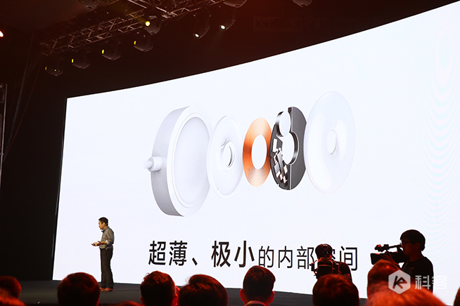 高圓圓聯(lián)名設(shè)計(jì)！華米Amazfit手環(huán)發(fā)布：售價(jià)299元起