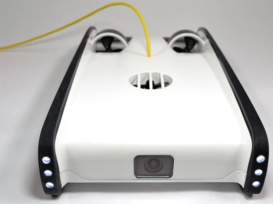 無人機下水了！Trident可探百米深海世界