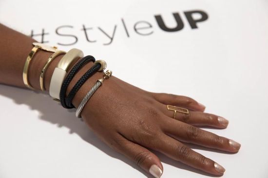 Jawbone推出指甲油？竟與手環(huán)同配色！