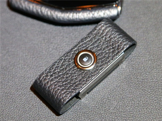 驚呆！8848鈦金手機(jī)唯一價(jià)值只是這里？