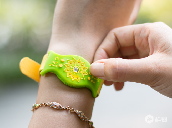 安全地享受陽光 SunFriend日光手環(huán)評(píng)測