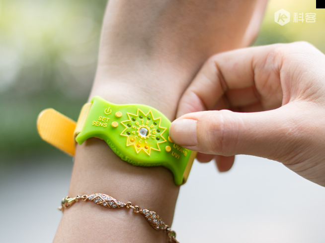安全地享受陽光 SunFriend日光手環(huán)評(píng)測