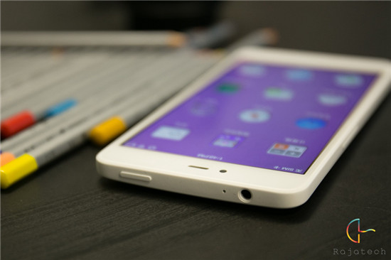 圖賞：這臺(tái)騷騷騷紫的堅(jiān)果手機(jī) 你看夠情懷嗎