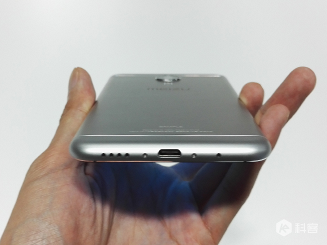 還以為iPhone又發(fā)布了，魅族PRO 5上手圖賞