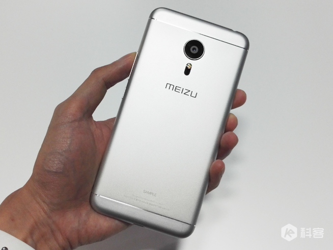 還以為iPhone又發(fā)布了，魅族PRO 5上手圖賞