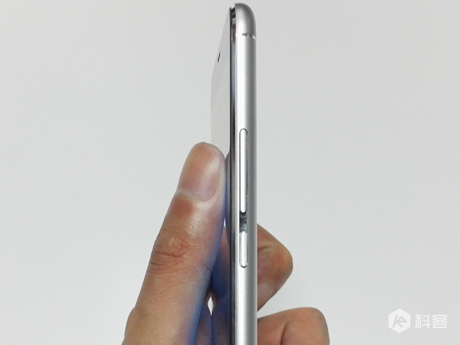 還以為iPhone又發(fā)布了，魅族PRO 5上手圖賞