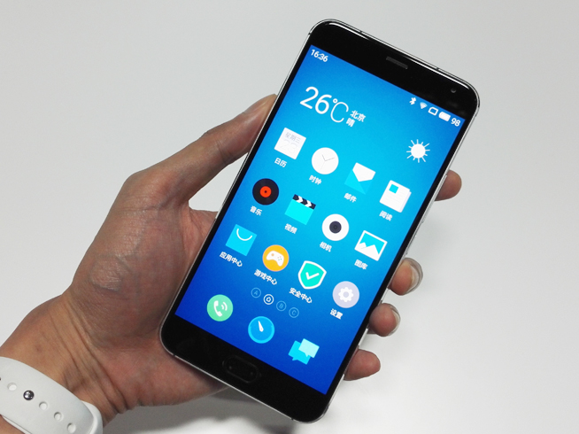 還以為iPhone又發(fā)布了，魅族PRO 5上手圖賞