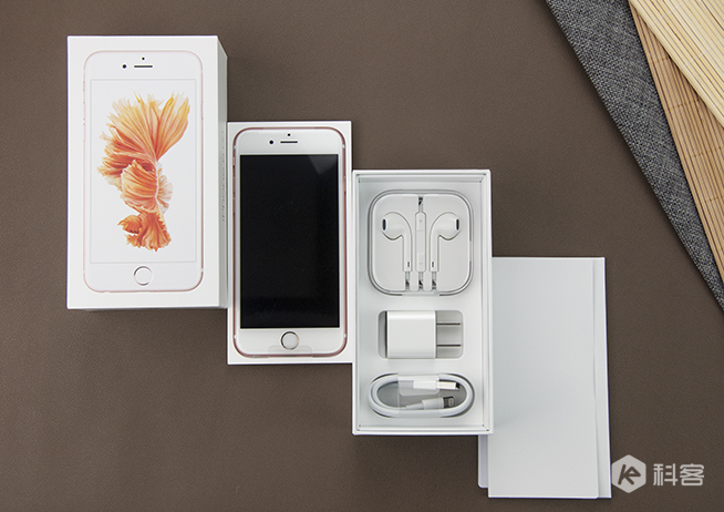 iPhone 6s開(kāi)箱圖賞：誰(shuí)說(shuō)粉色就娘炮？