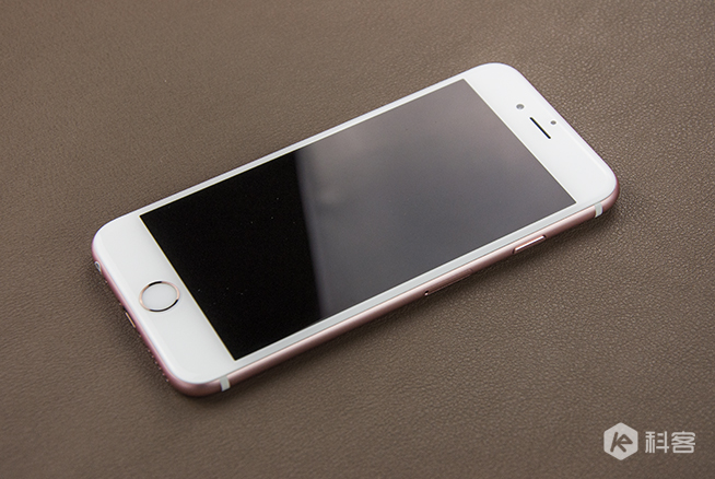 iPhone 6s開(kāi)箱圖賞：誰(shuí)說(shuō)粉色就娘炮？