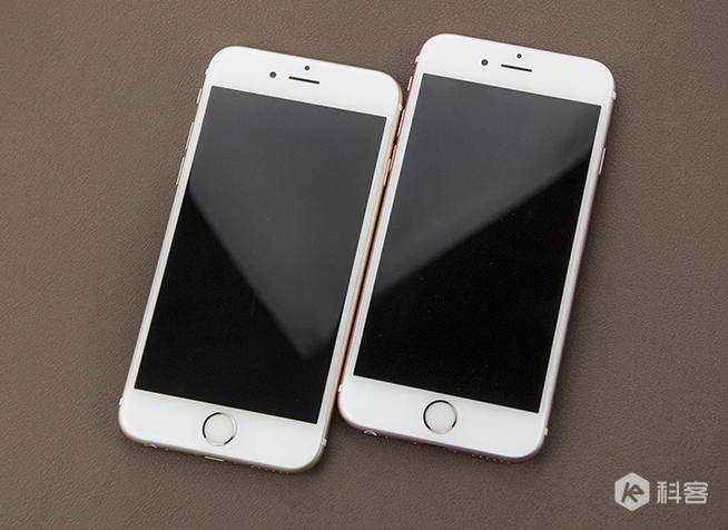 iPhone 6s開(kāi)箱圖賞：誰(shuí)說(shuō)粉色就娘炮？