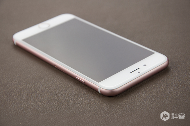 iPhone 6s開(kāi)箱圖賞：誰(shuí)說(shuō)粉色就娘炮？