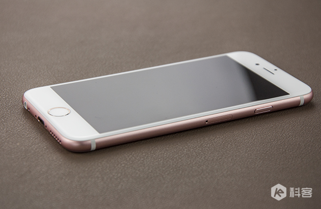 iPhone 6s開(kāi)箱圖賞：誰(shuí)說(shuō)粉色就娘炮？