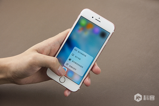 iPhone 6s開(kāi)箱圖賞：誰(shuí)說(shuō)粉色就娘炮？