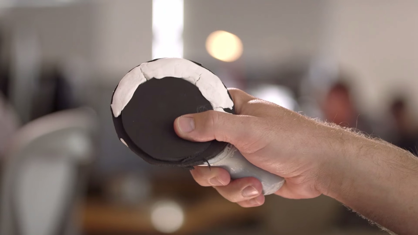 不就是個游戲手柄，原型竟要重做300次