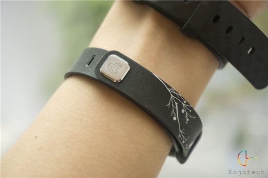 握奇手環(huán)體驗(yàn)：刷公交方便 數(shù)據(jù)監(jiān)測(cè)有待加強(qiáng)