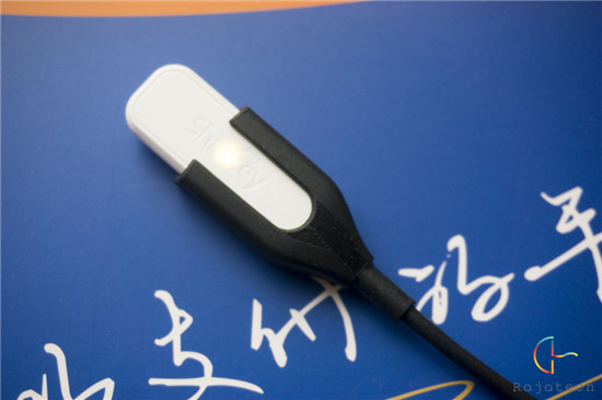 握奇手環(huán)體驗(yàn)：刷公交方便 數(shù)據(jù)監(jiān)測(cè)有待加強(qiáng)