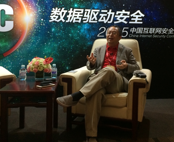 給庫(kù)克顯擺后，紅衣教主玩起了“菊花圖”