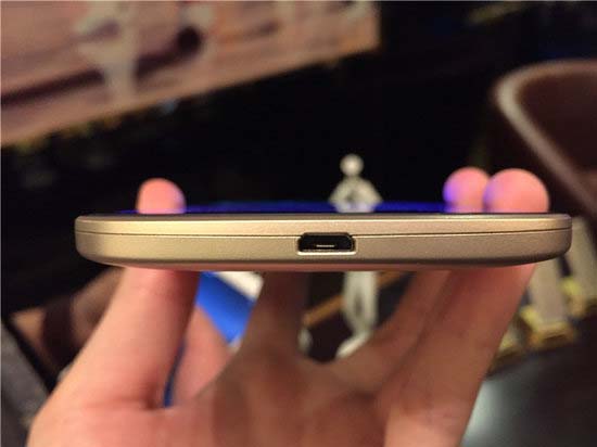 新機(jī)齊鑒賞 中興AXON天機(jī)mini售價2299起