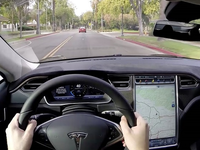 特斯拉推出自動(dòng)駕駛功能了，然并...