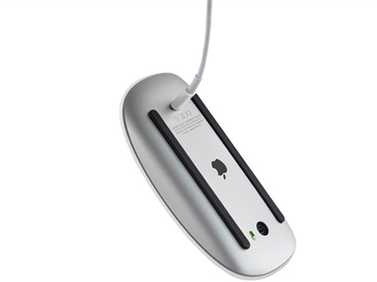 蘋果全新“魔力鼠”遭果粉吐槽：設(shè)計(jì)丑爆