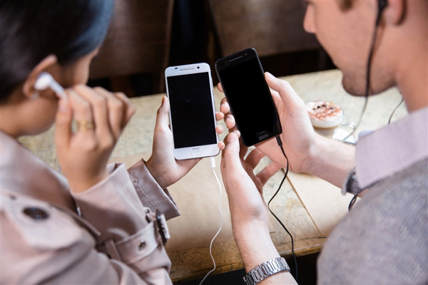 HTC One A9發(fā)布，真的能完爆iPhone嗎？