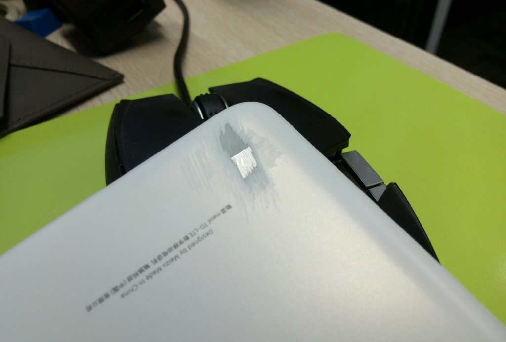 魅藍(lán)metal金屬后殼如何隱藏掉白帶的？真相在這里